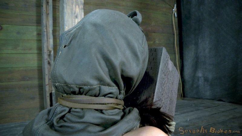 Extreme sex in the basement with a sexy blonde