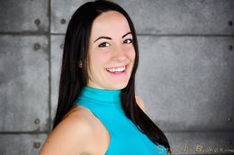 Black-haired fuck doll used in extreme sex action